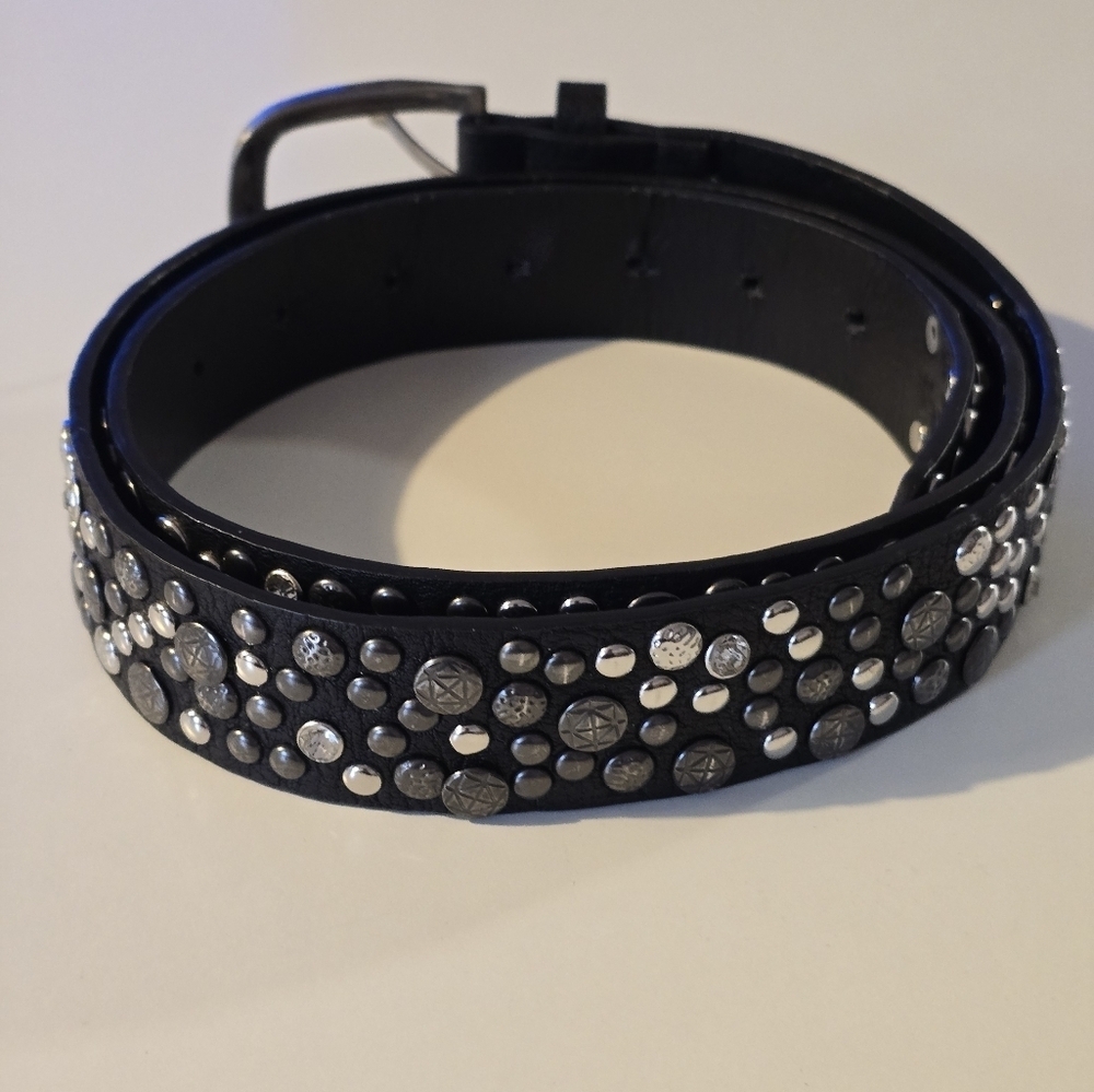 Studded faux leather belt color black - Picture 4 of 4